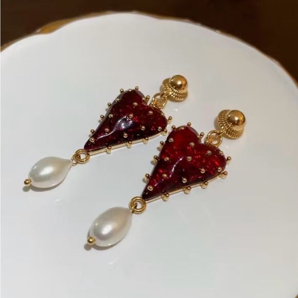 ♥️ Elegant Red Heart Dangle Earrings with Pearl Drop ♥️ - Picture 2 of 6